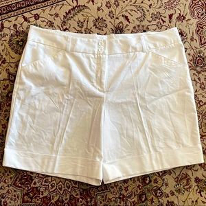 Worthington white shorts size 18W like new condition.